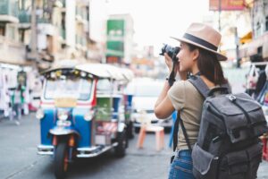 Travel bloggers income