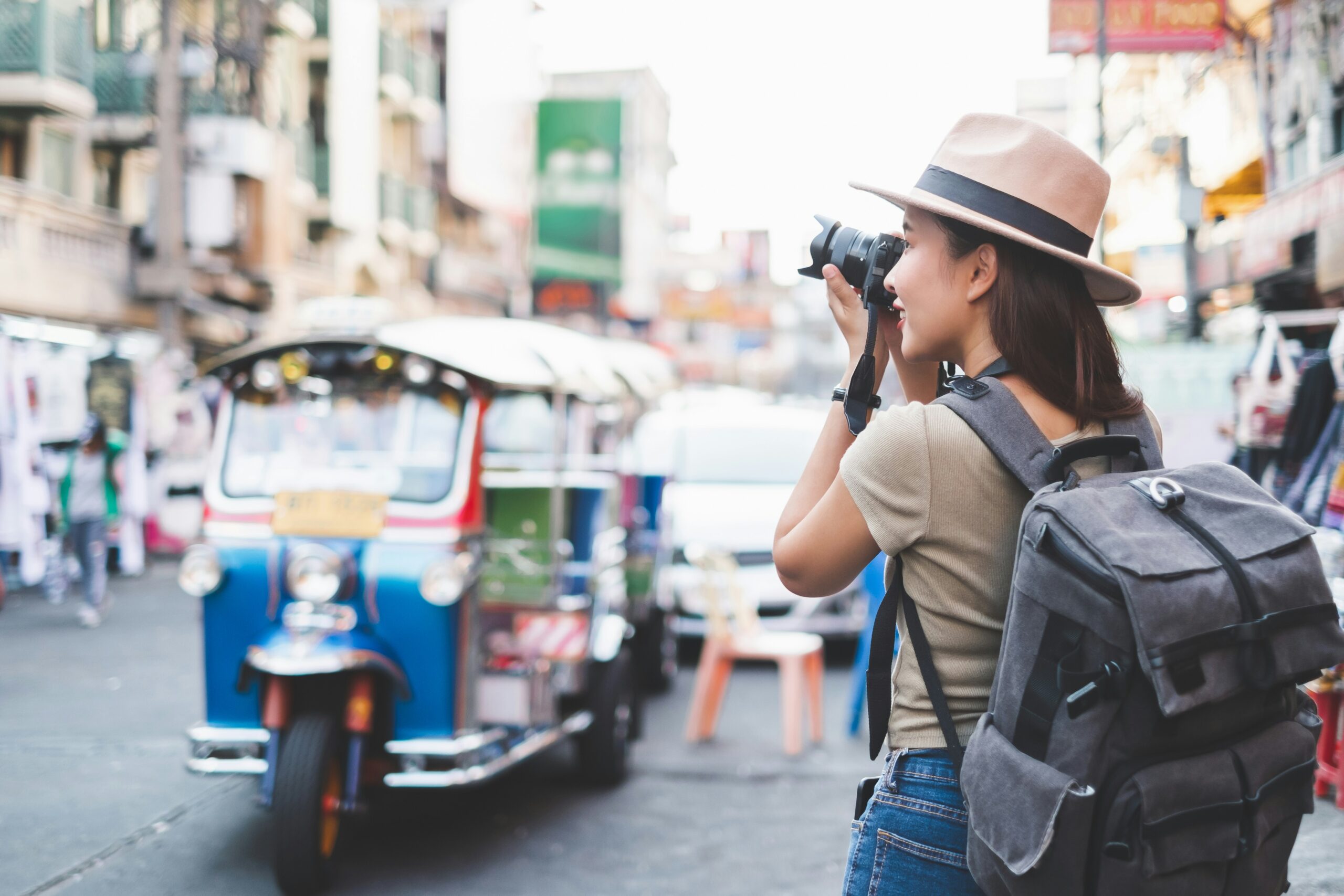 Travel bloggers income