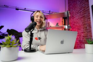 Cory Carnley of Gainesville:Blogger Income